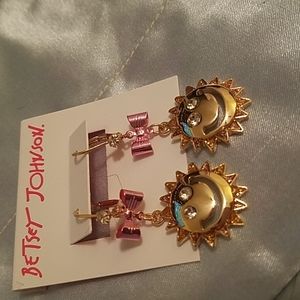 Betsey Johnson dangle sunshine faces